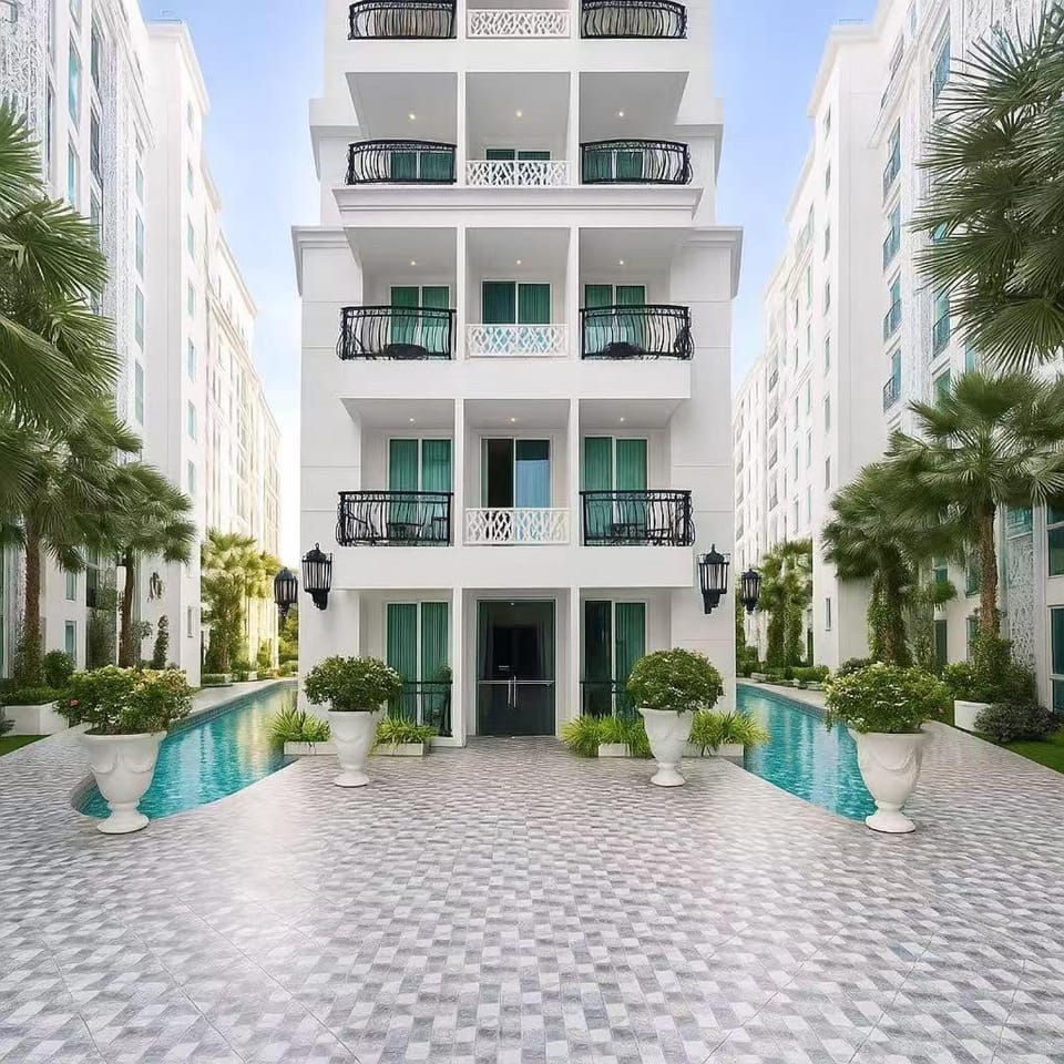 Property building, Garden, Garden view, Swimming pool