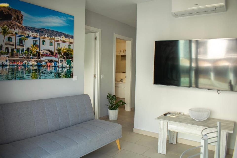 TV and multimedia, Living room, Dining area, air conditioner