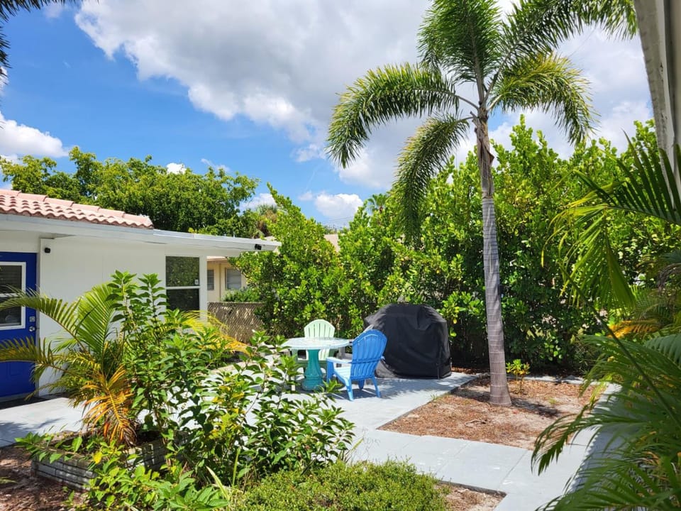 Kevin#B Chic Studio with Patio near Fort Lauderdale Beach Apartment in Fort Lauderdale
