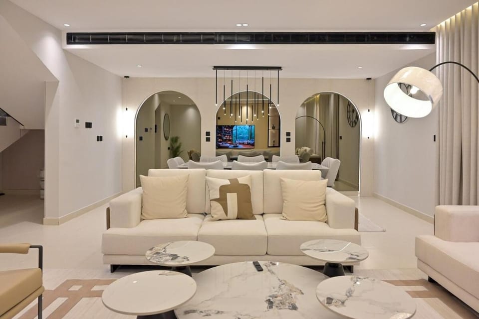 Luxurious Penthouse With Private Roof outdoor Apartment in Riyadh