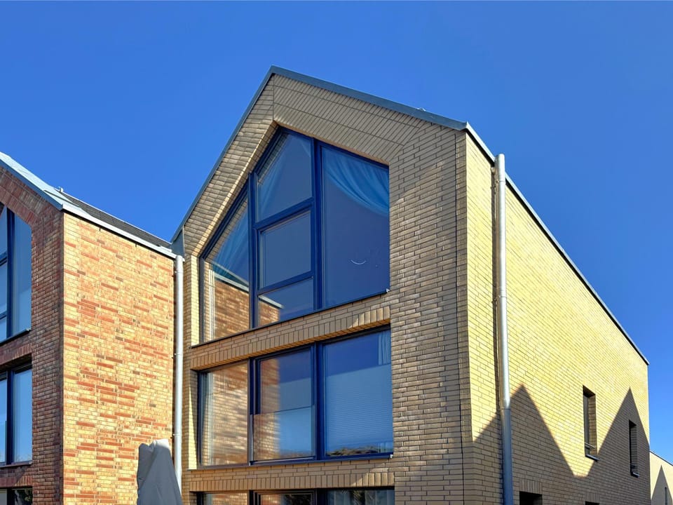 Property building, Day
