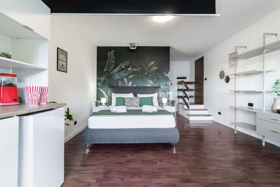 Jacuzzi Lake View Suite House in Como