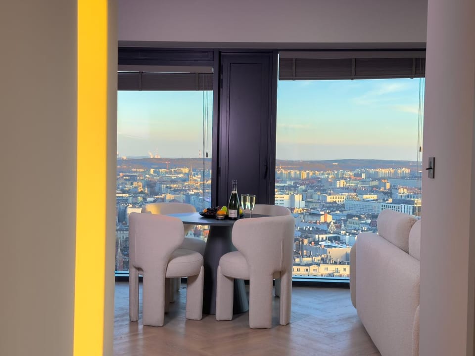 URBAN APARTMENTS Global Skyline - 22nd floor No 23 - Free Garage - LUXURY Apartment in Poland