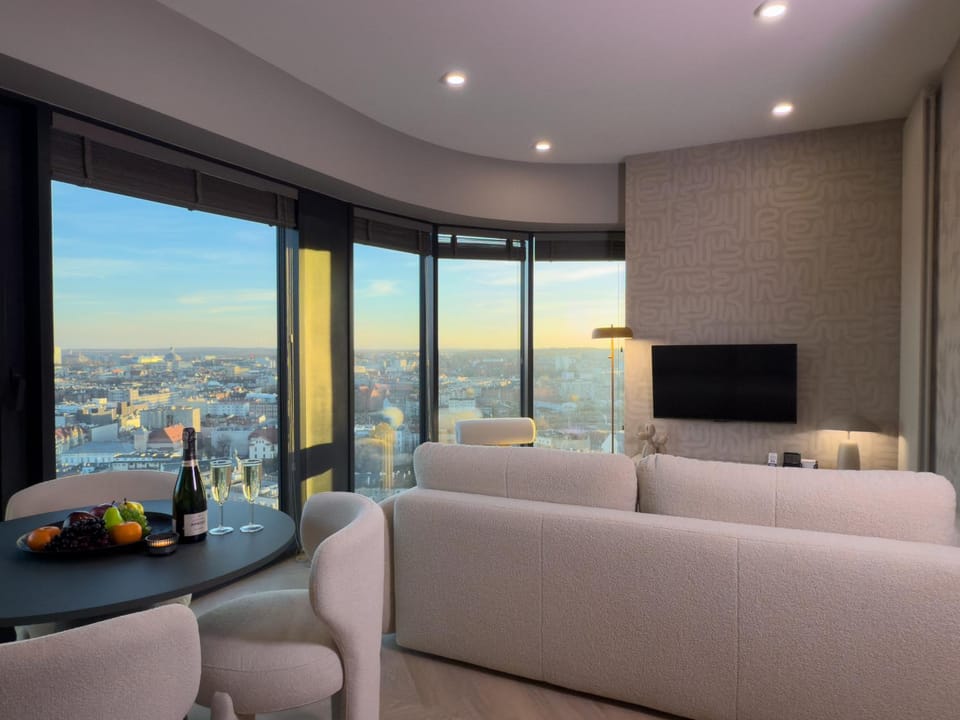 URBAN APARTMENTS Global Skyline - 22nd floor No 23 - Free Garage - LUXURY Apartment in Poland