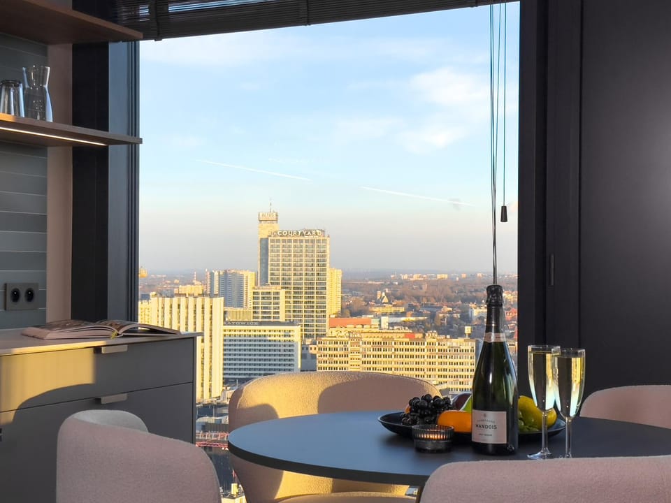 URBAN APARTMENTS Global Skyline - 22nd floor No 23 - Free Garage - LUXURY Apartment in Poland