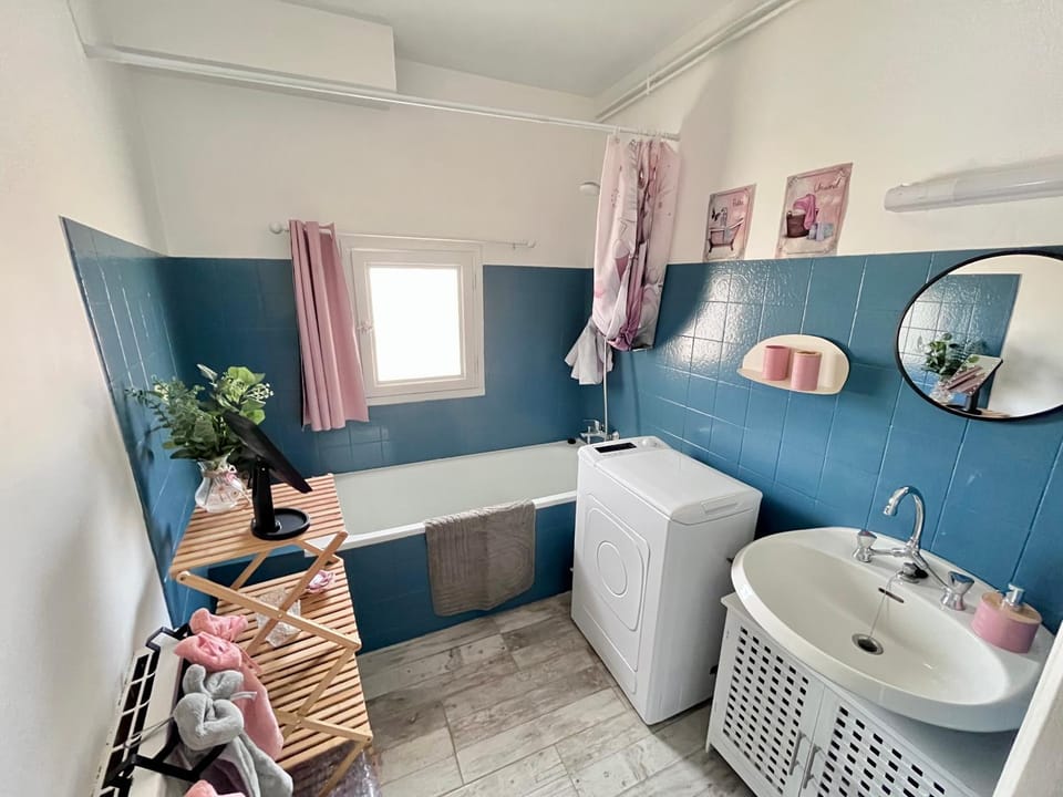 Bath, towels