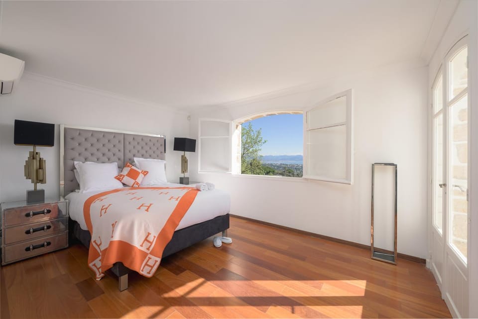 VILLA SUNRISE - Vue mer sublime à Cannes Villa in Cannes