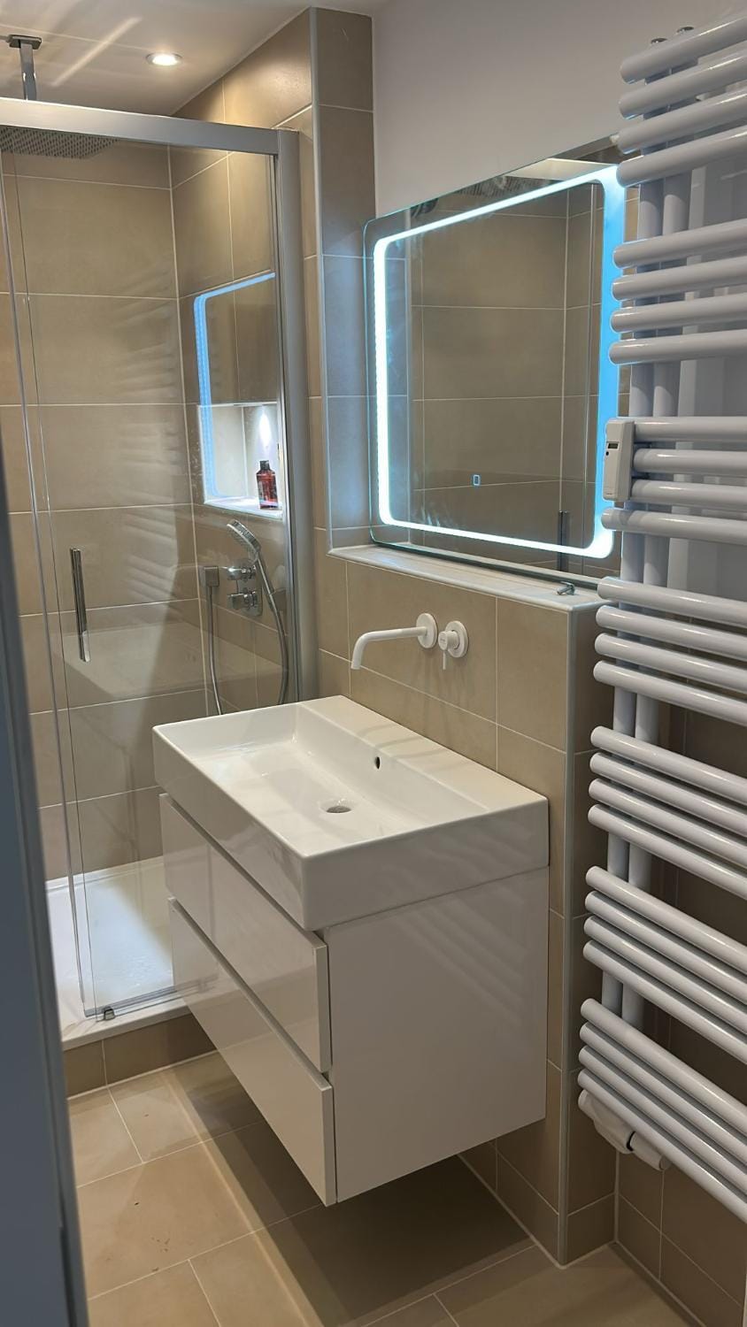 Shower, Bathroom
