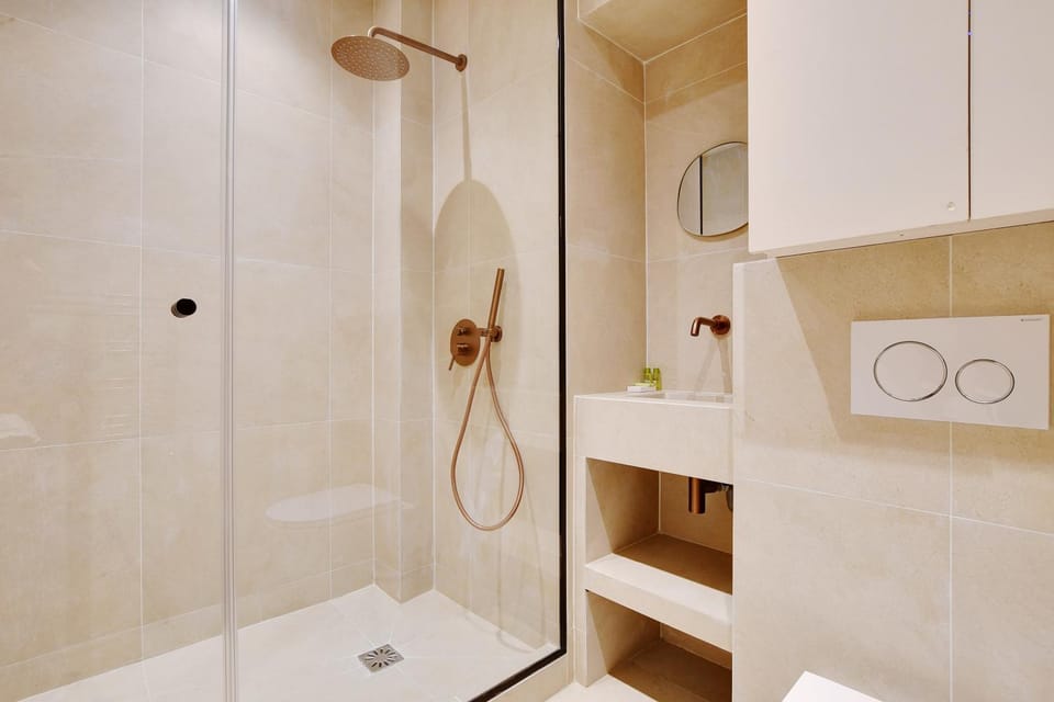 Shower, Bathroom, towels