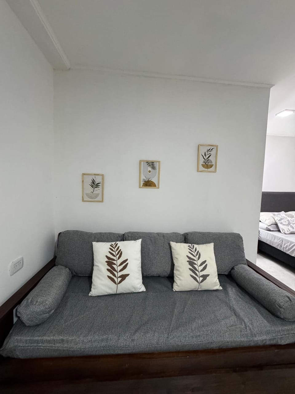 Bed, Living room, Photo of the whole room, Seating area, Bedroom