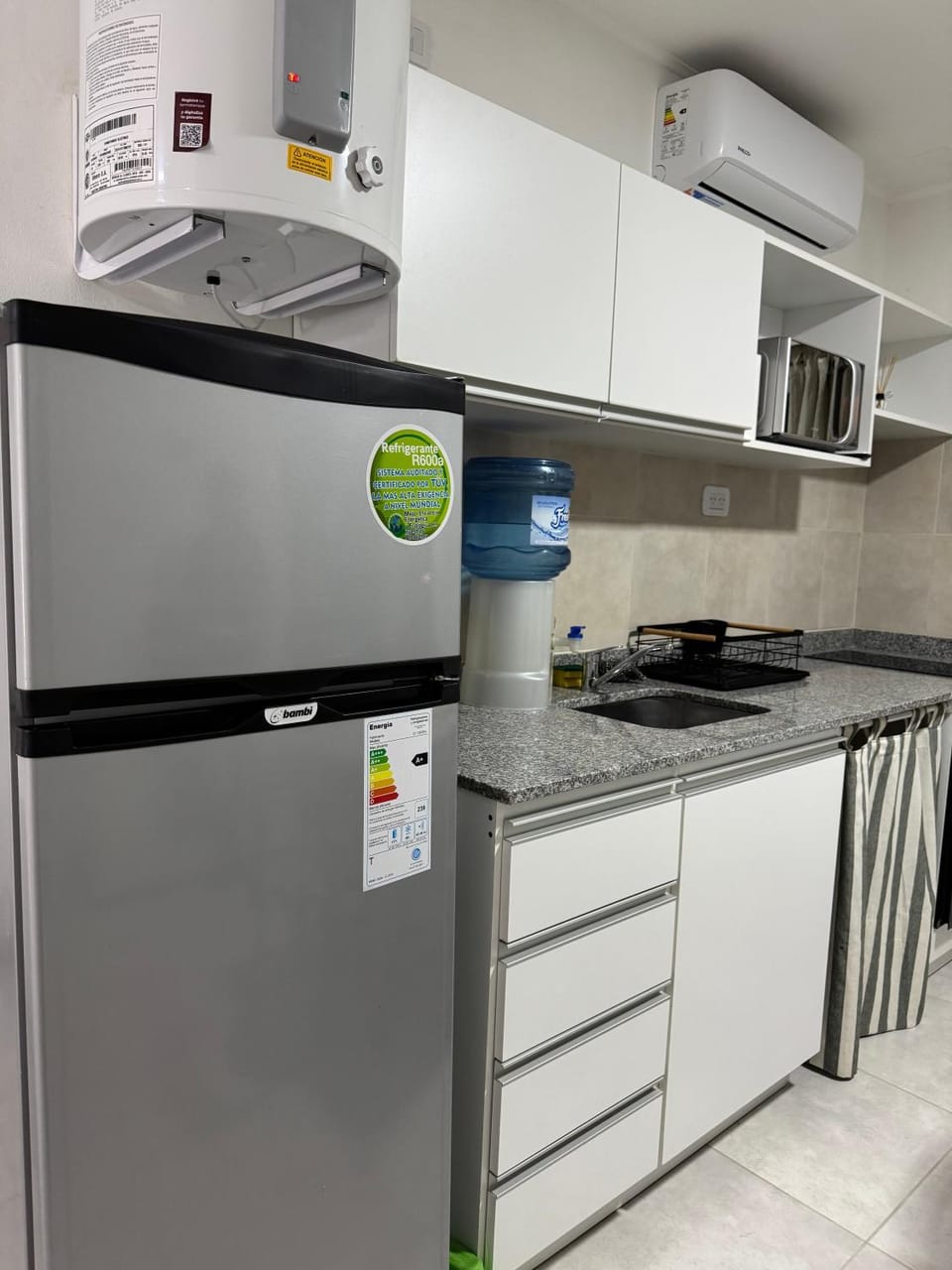 Kitchen or kitchenette, dishwasher, minibar, oven, pet friendly, stove