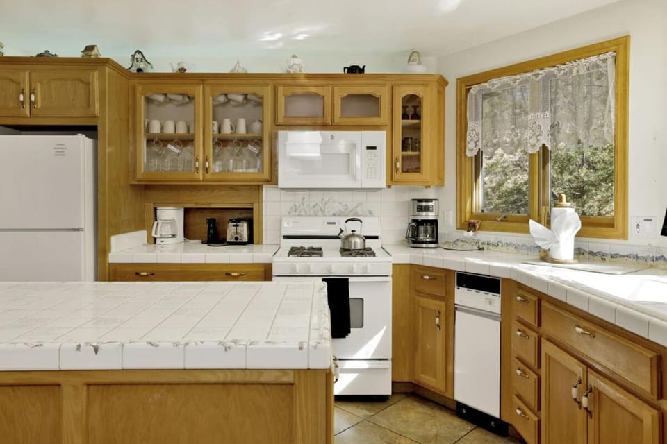 The Village Timber Lodge at Big Bear - Downtown Log Cabin Retreat Cabin in Big Bear