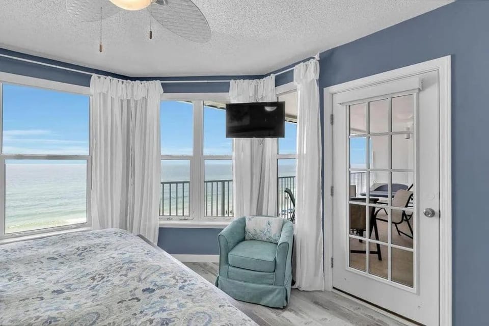 Book Me Baby! Touch The Sky in Fort Walton Beach Apartment in Okaloosa Island