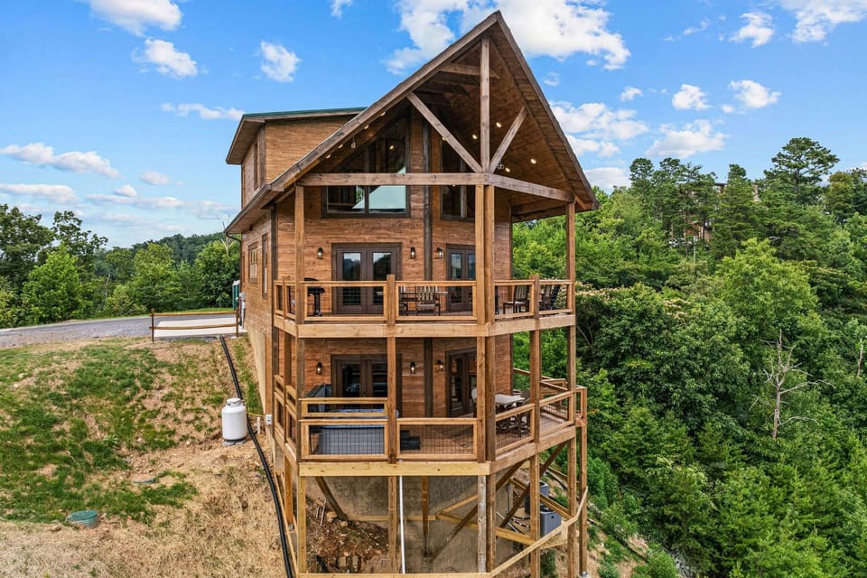 Beary High Views by American Patriot Getaways House in Sevier County
