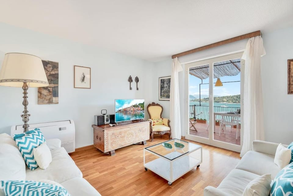 Porto sea view-Terrace & AC Apartment in Porto Venere
