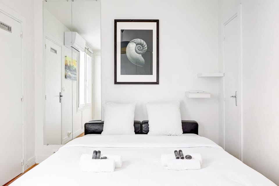 Duplex Raffine a deux pas de la Tour Eiffel - Avec A-C Apartment in Paris