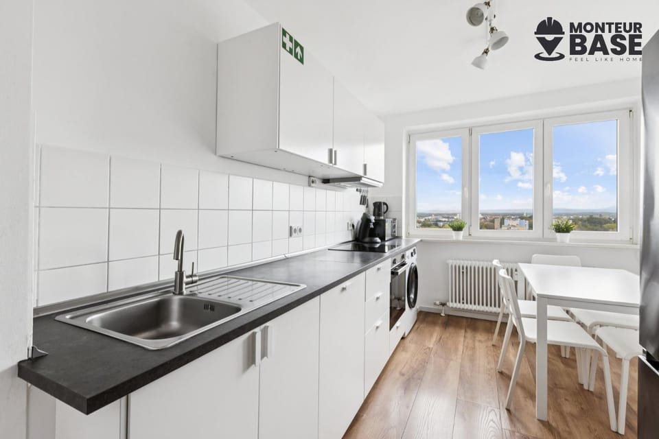 Kitchen or kitchenette, Dining area, dishwasher, stove