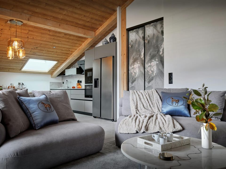 Kitchen or kitchenette, Living room, Seating area