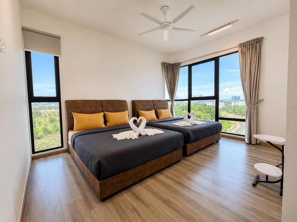 Midvalley Mosaic Southkey industry nest JB CIQ 3BR10PAX Apartment in Johor Bahru
