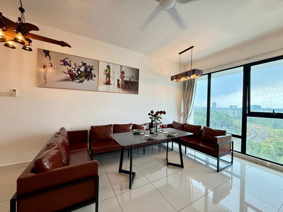Midvalley Mosaic Southkey industry nest JB CIQ 3BR10PAX Apartment in Johor Bahru