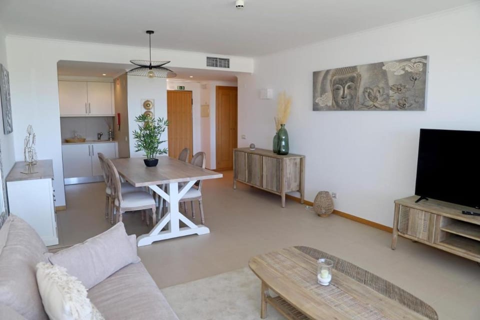 Communal lounge/ TV room, TV and multimedia, Living room, Decorative detail