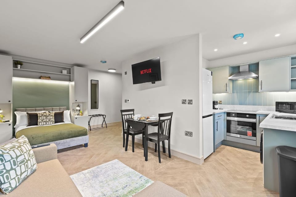 TV and multimedia, Kitchen or kitchenette, Living room, Dining area