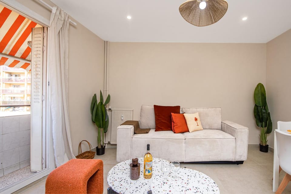 TV and multimedia, Balcony/Terrace, Living room, Seating area