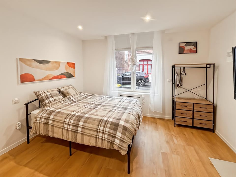 Bed, Photo of the whole room, Bedroom
