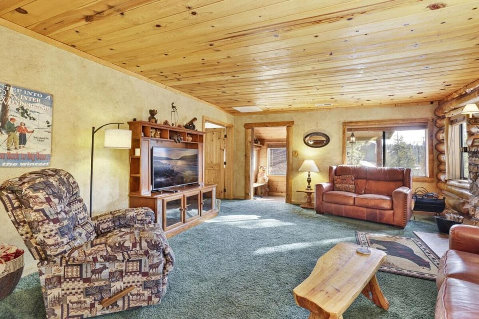 Pleasant Pause Family Retreat in Big Bear Lake House in Fawnskin