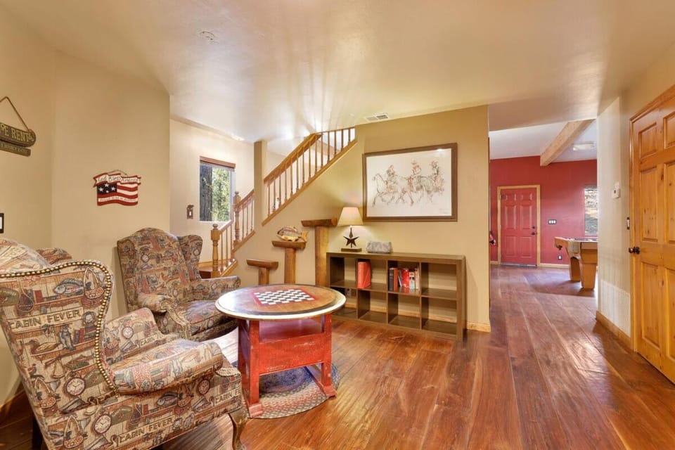 Four Happy Bears Group Resort Estate by Big Bear Vacations House in Big Bear