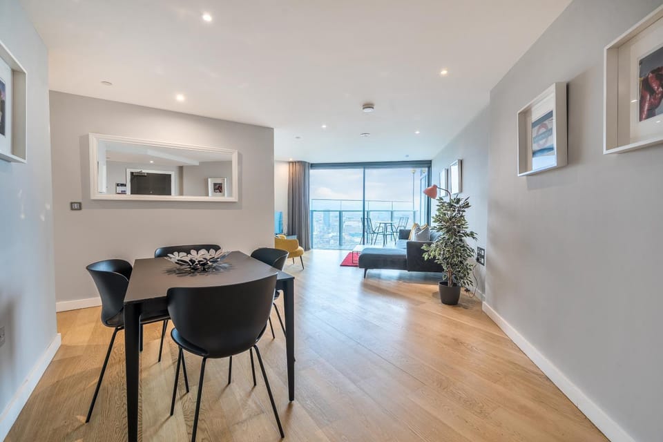 Seating area, Dining area