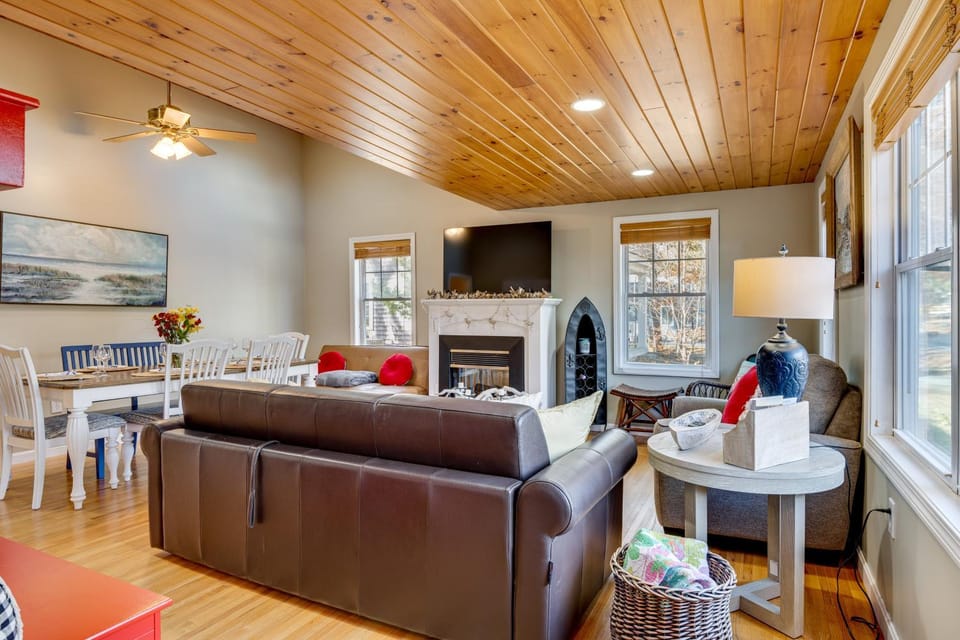 < 1 Mi to Dtwn Ogunquit! Coastal Family Retreat House in Ogunquit