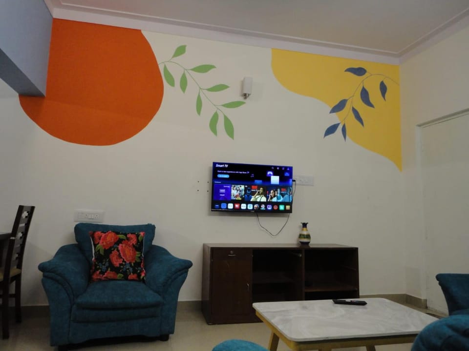Communal lounge/ TV room, TV and multimedia, Living room