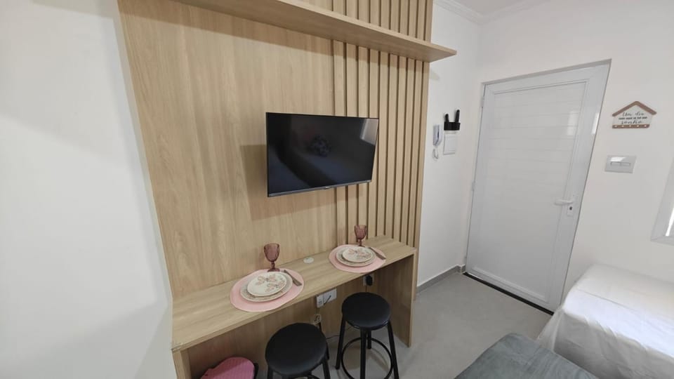 Apartamento no Centro de Mongaguá, perto da praia e com ar condicionado ! Apartment in State of São Paulo