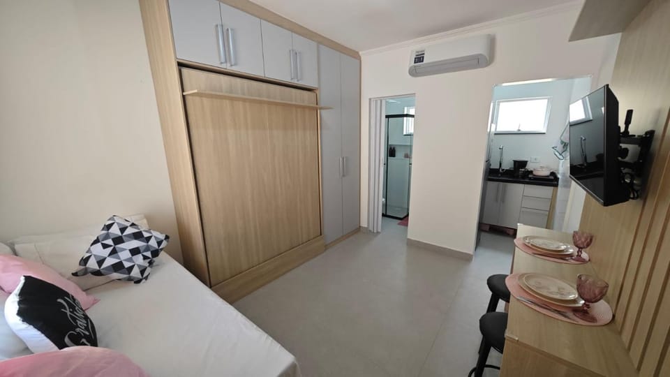 Apartamento no Centro de Mongaguá, perto da praia e com ar condicionado ! Apartment in State of São Paulo