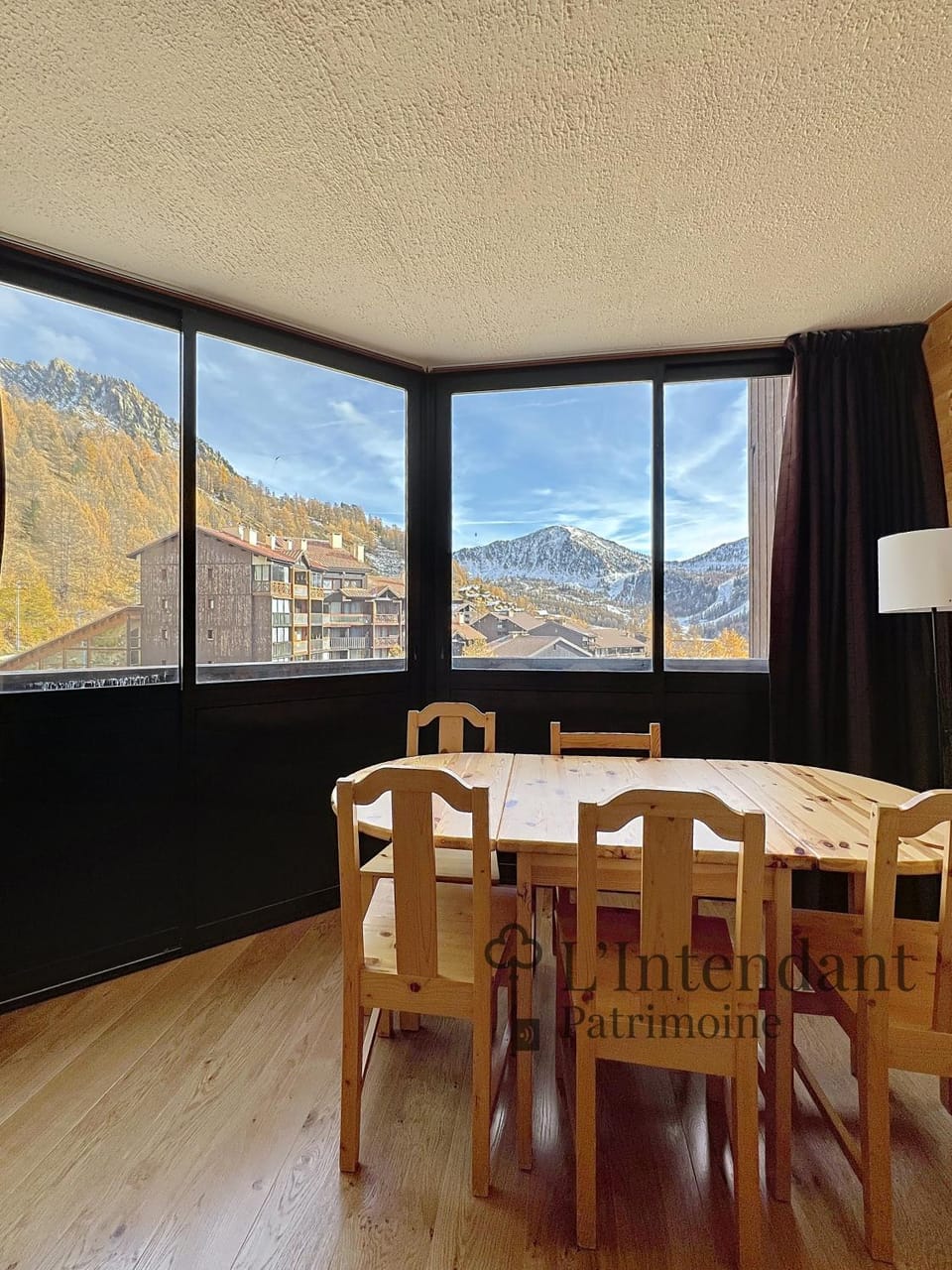 Natural landscape, Dining area, Mountain view