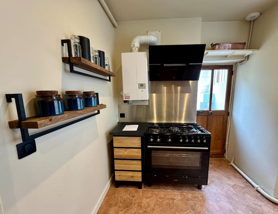 Kitchen or kitchenette, stove