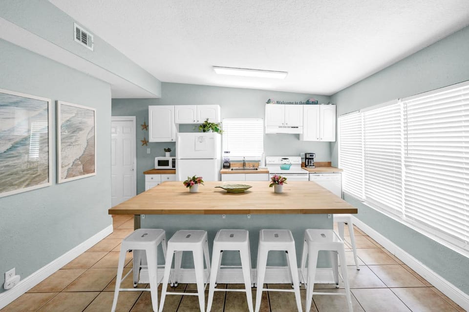 Two Homes, Private Pool, Game Room & Steps to the Beach House in Destin