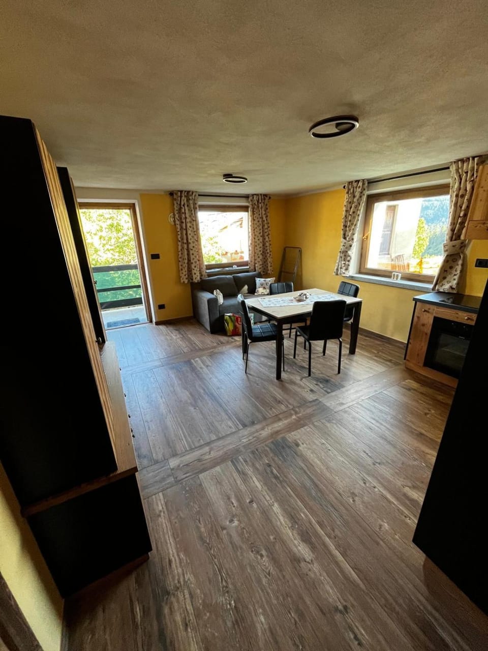 Kitchen or kitchenette, Living room, Dining area