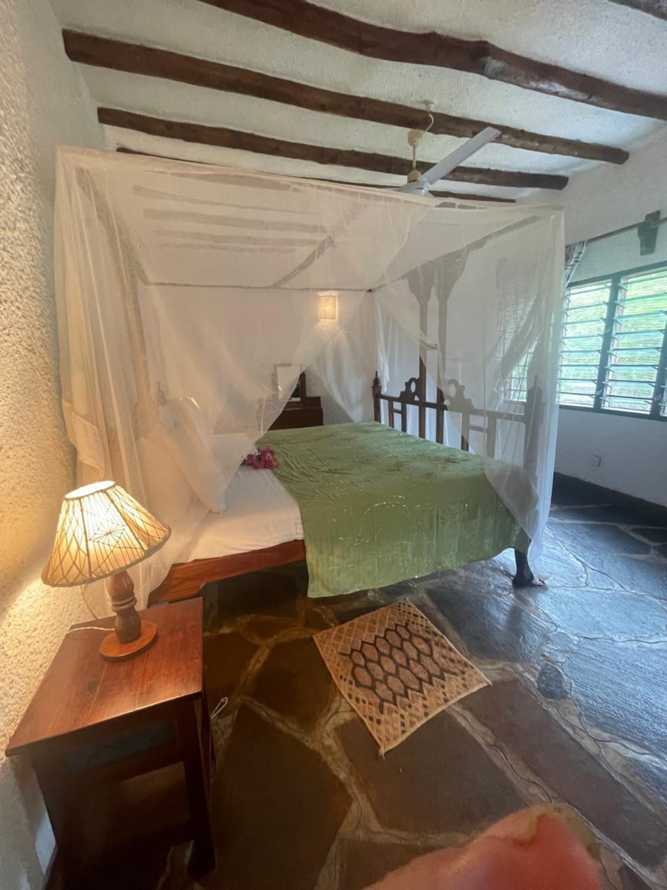 Bed, Photo of the whole room, Seating area, Bedroom