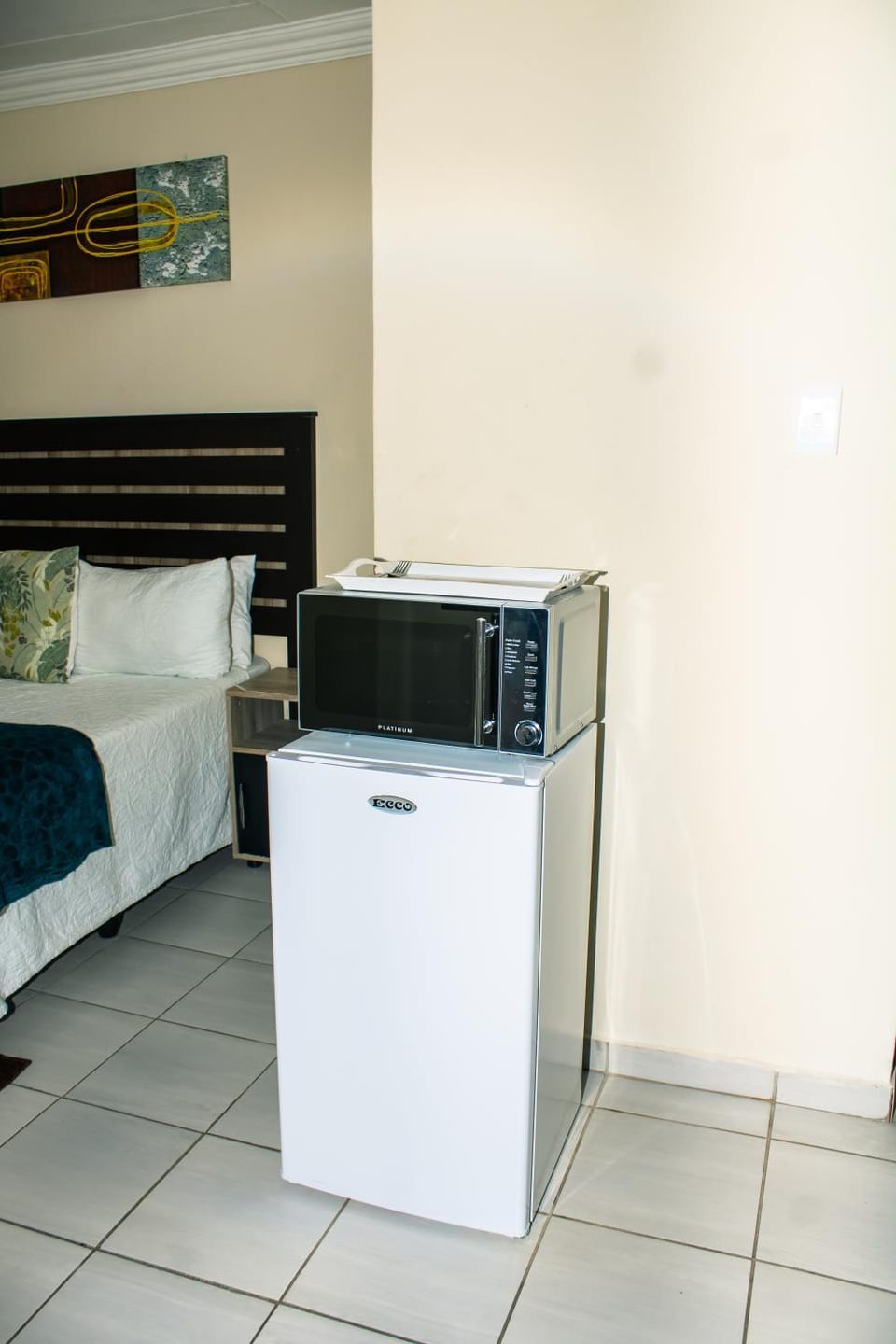 Bed, Bedroom, minibar