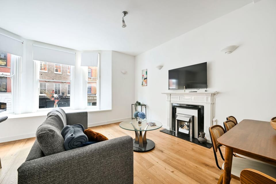 Central Fitzrovia 2-Bed Apartments Apartment in London Borough of Islington