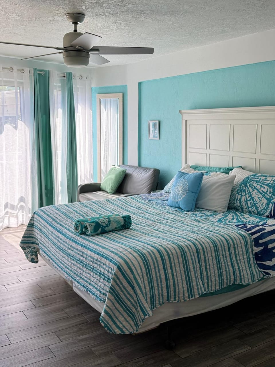 Daytona Inn Beach Resort Step Outside and Put Your Feet in the Sand Beach Vibes Apartment hotel in Florida