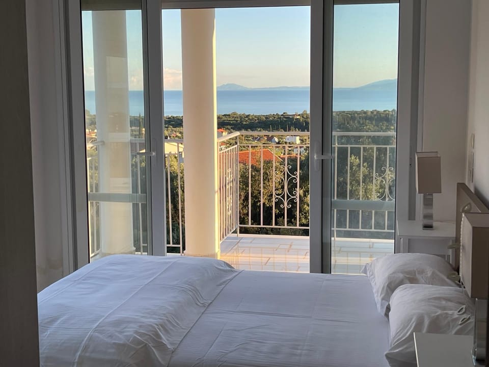 Bed, View (from property/room), Balcony/Terrace, Bedroom