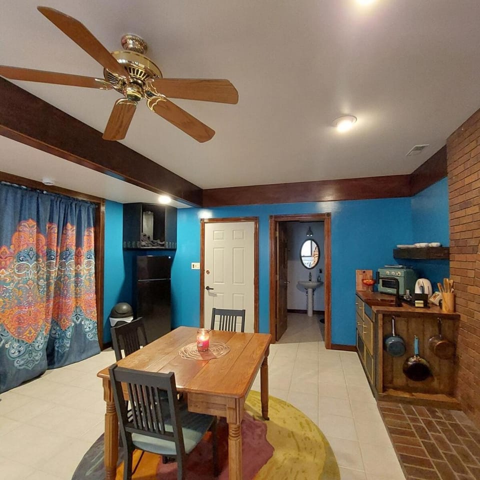 Cirque Stay Apartment in Lawrence
