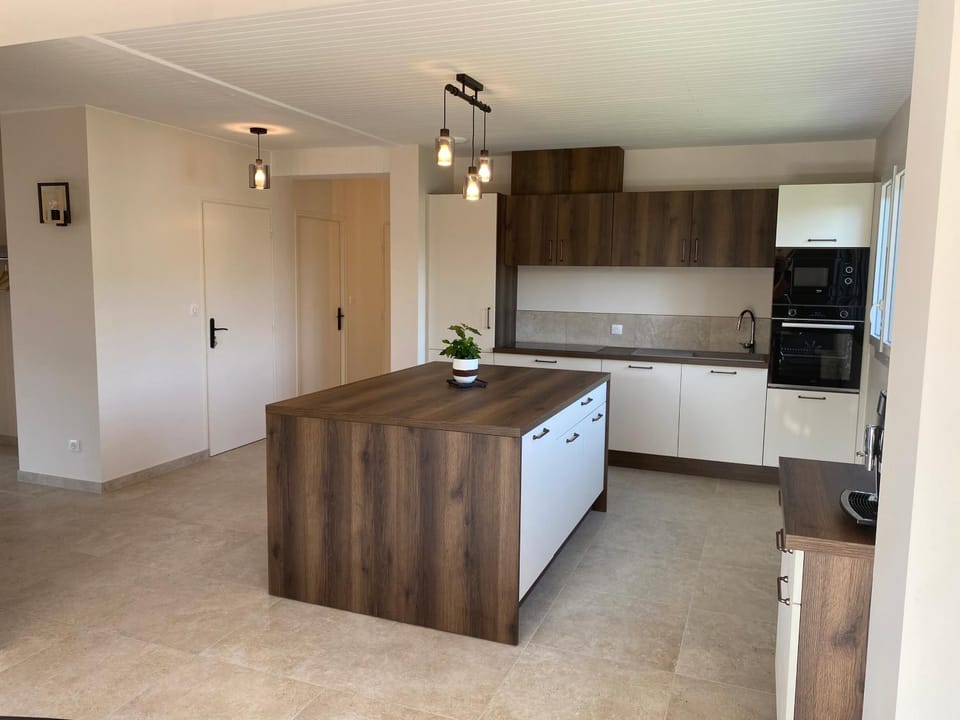 Les Gîtes des Artisans maison calme et spacieuse pour 15 personnes House in Besançon