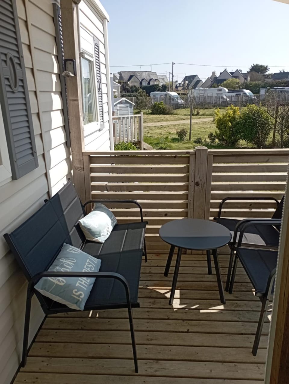 Val'B ocean-bord de plage Campground/ 
RV Resort in Brittany