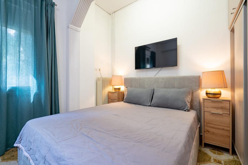 Bed, TV and multimedia