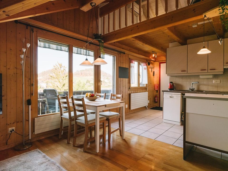 Kitchen or kitchenette, Dining area, dishwasher