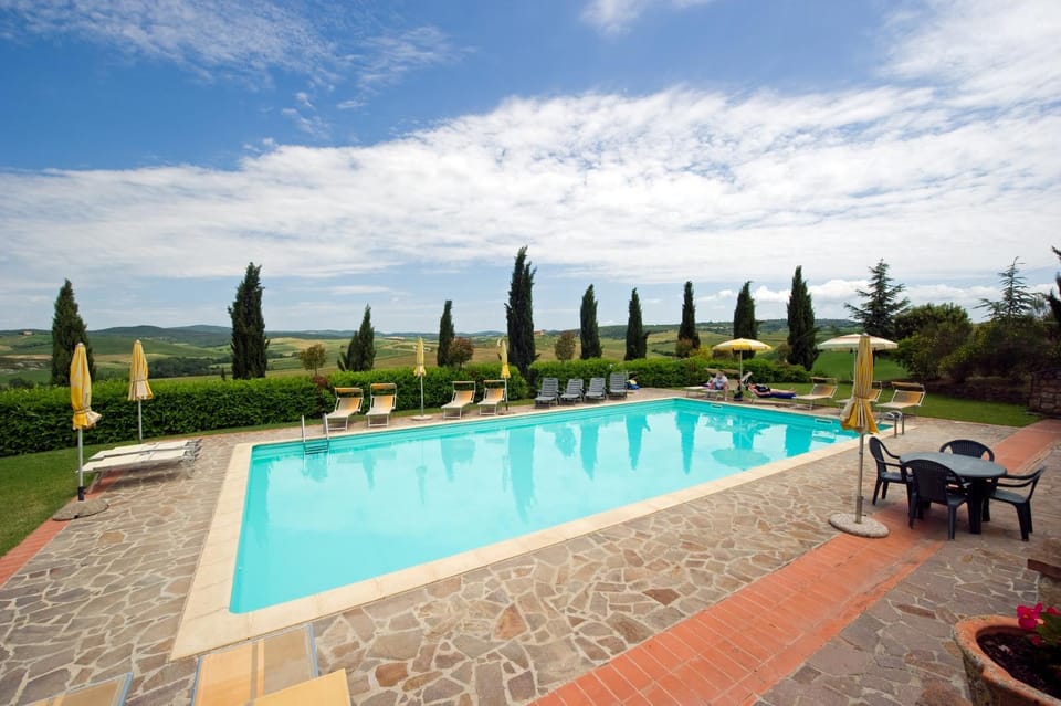 Day, Swimming pool